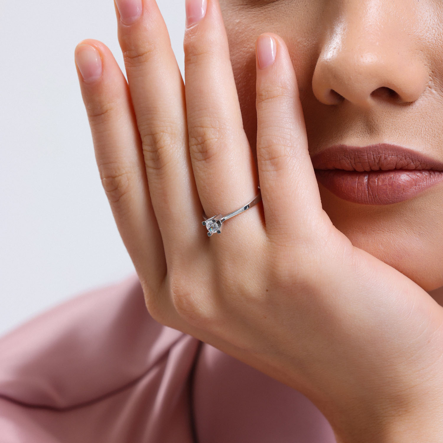 0.25 Karat D Renk Hrd Sertifikali Tektaş Yüzük