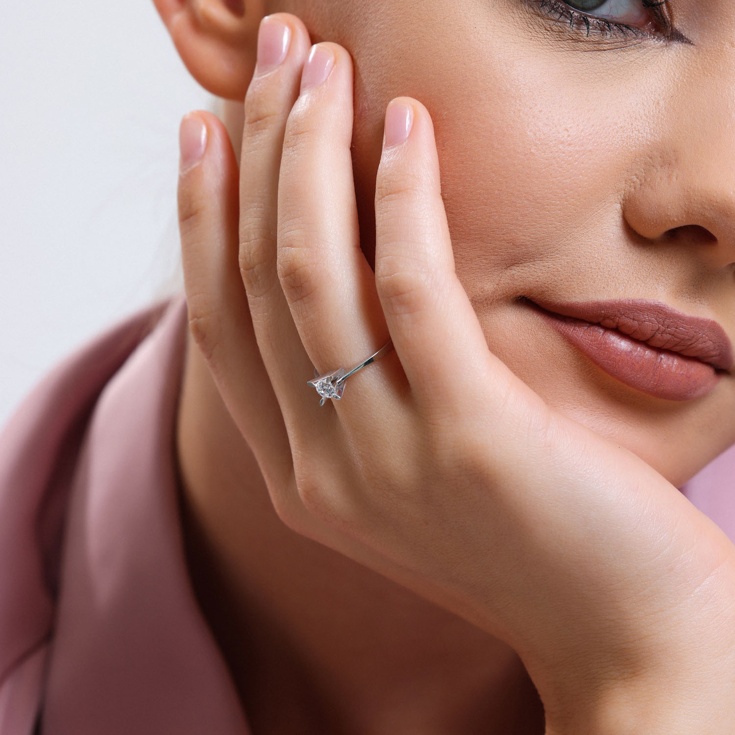 0.25 Karat H Renk Hrd Sertifikali Tektaş Yüzük