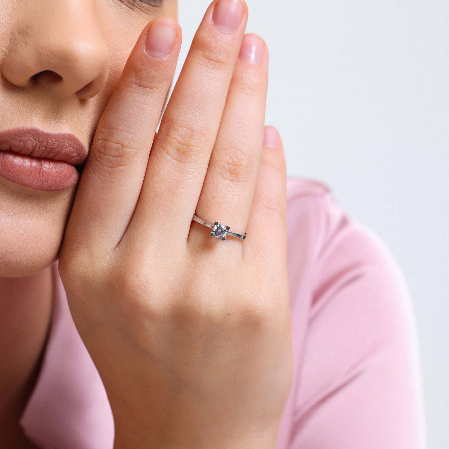 0.35 Karat H Renk Hrd Sertifikali Tektaş Yüzük