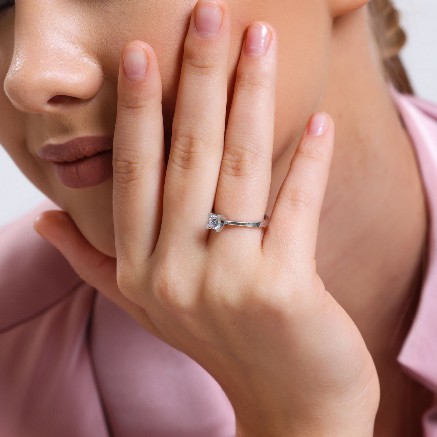 0.35 Karat H Renk Hrd Sertifikali Tektaş Yüzük