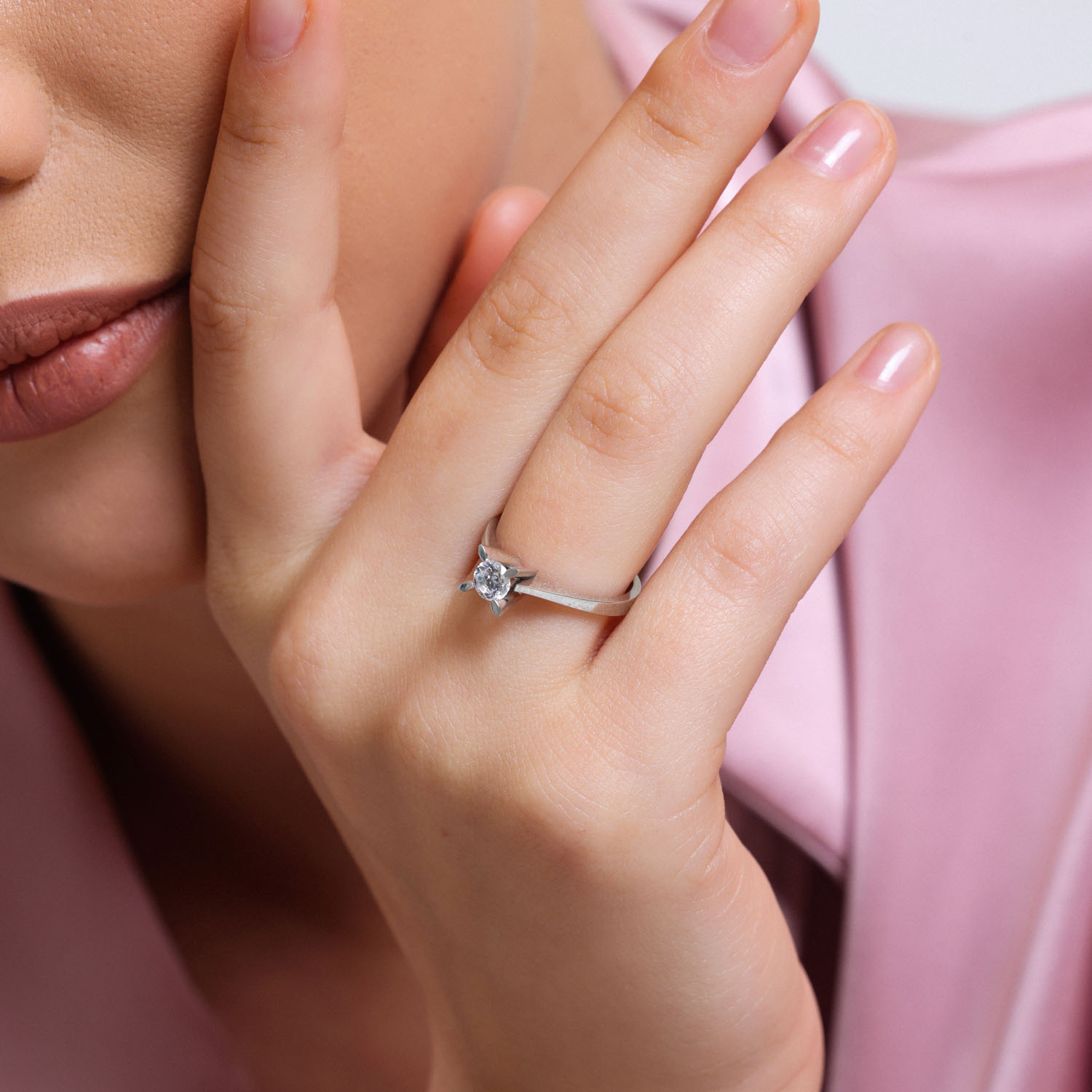 0.40 Karat D Renk Hrd Sertifikali Tektaş Yüzük